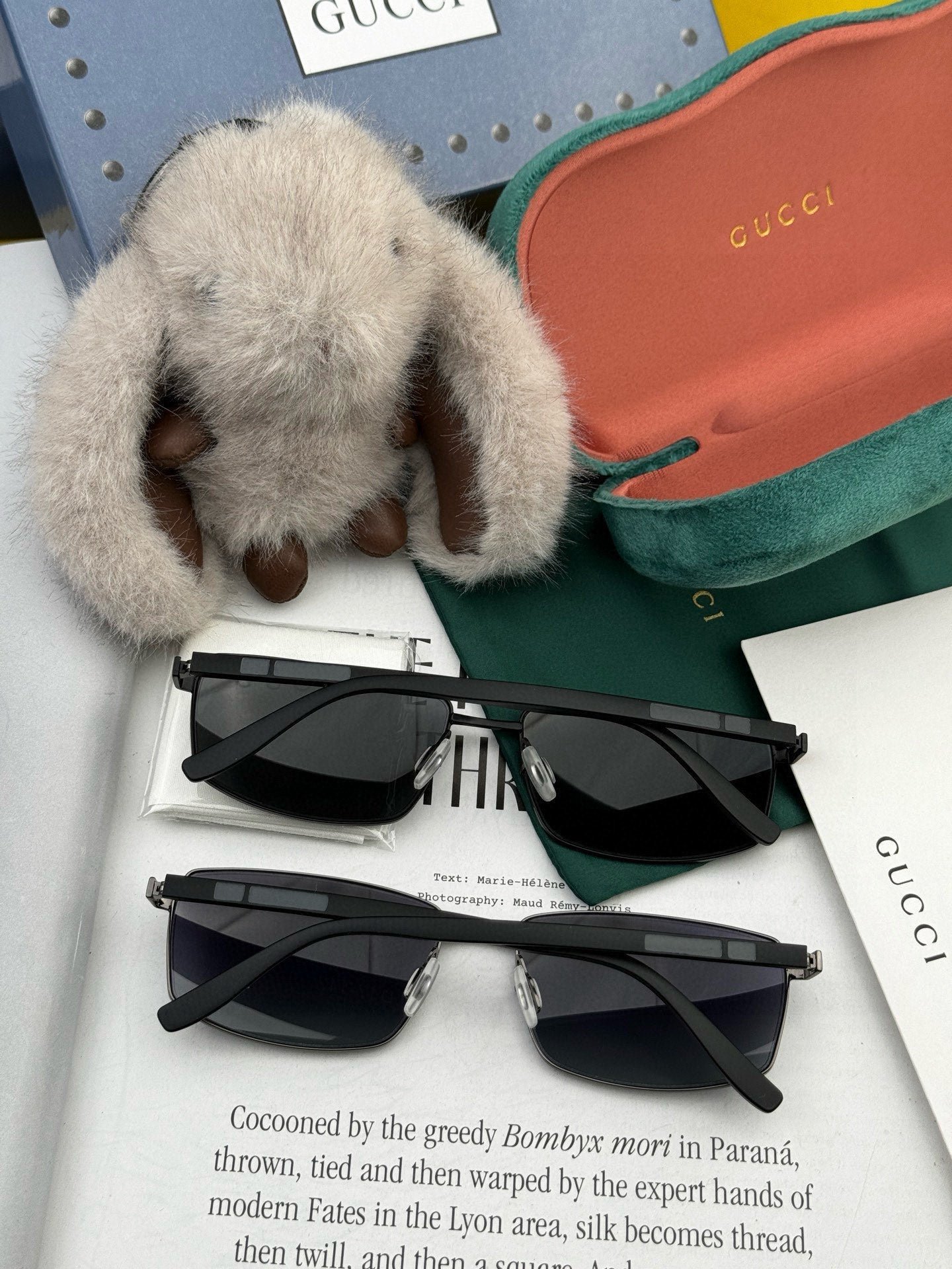 GUCCI Matte Black Square Sunglasses - Image 7