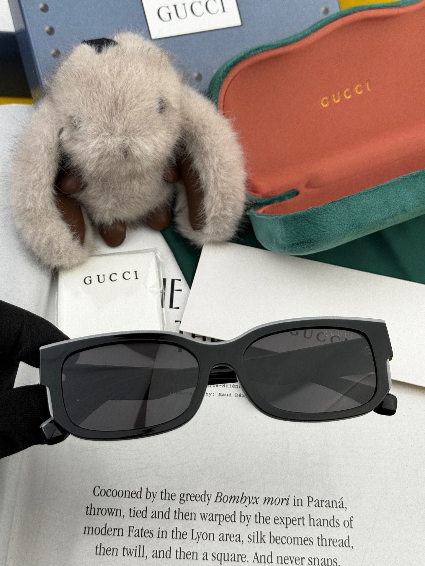 GUCCI Black Retro Square Shades - Image 5