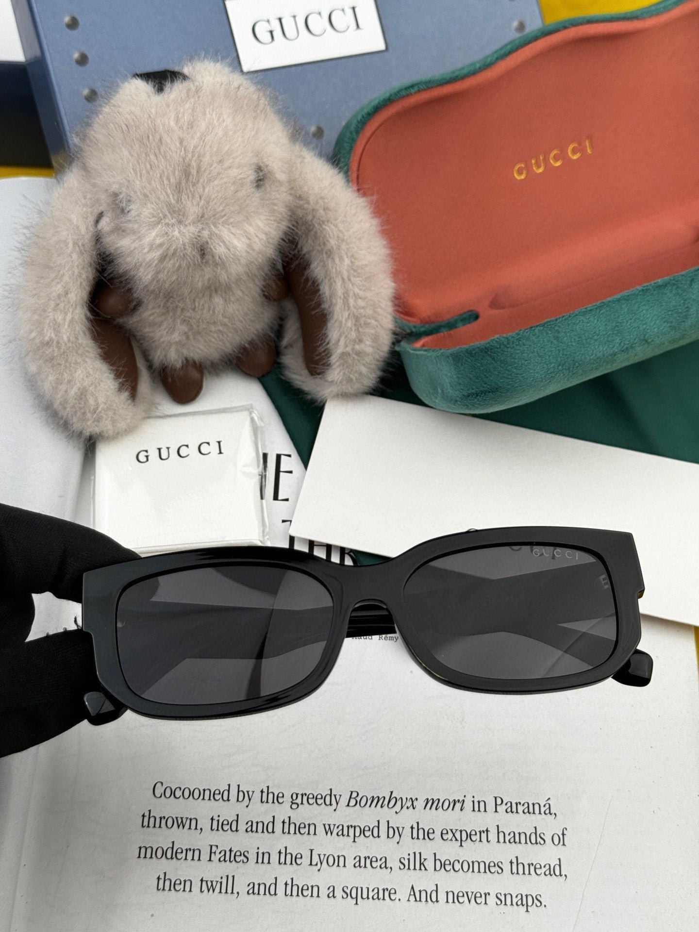 GUCCI Black Retro Square Shades - Image 6
