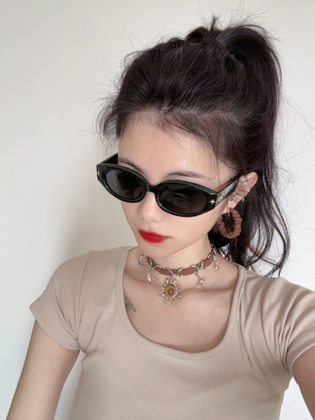 LV Black Star Accent Retro Square Sunglasses - Image 8