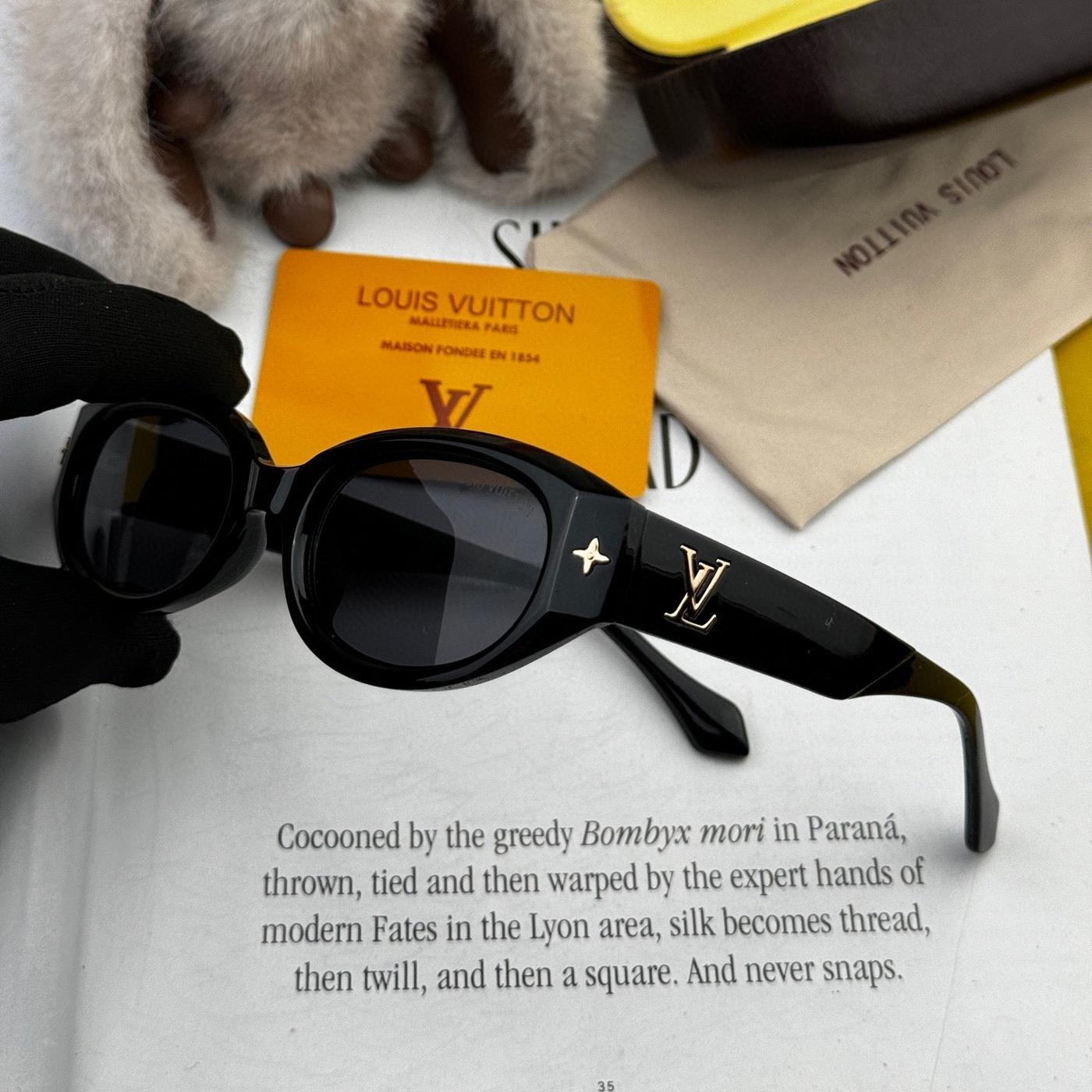 LV Black Star Accent Retro Square Sunglasses
