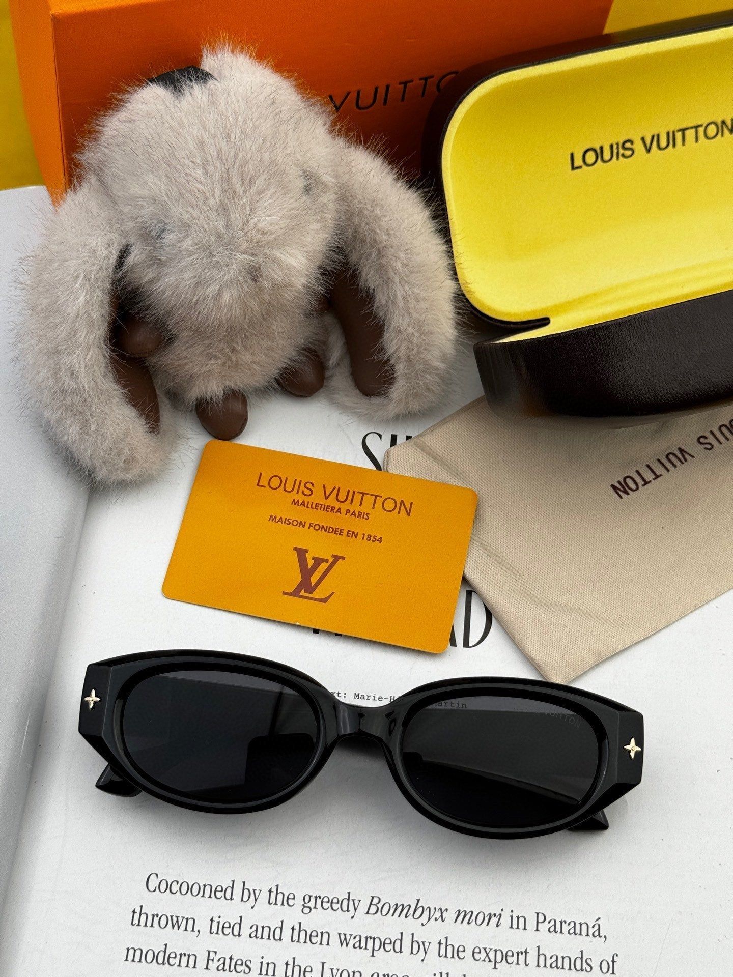 LV Black Star Accent Retro Square Sunglasses - Image 3