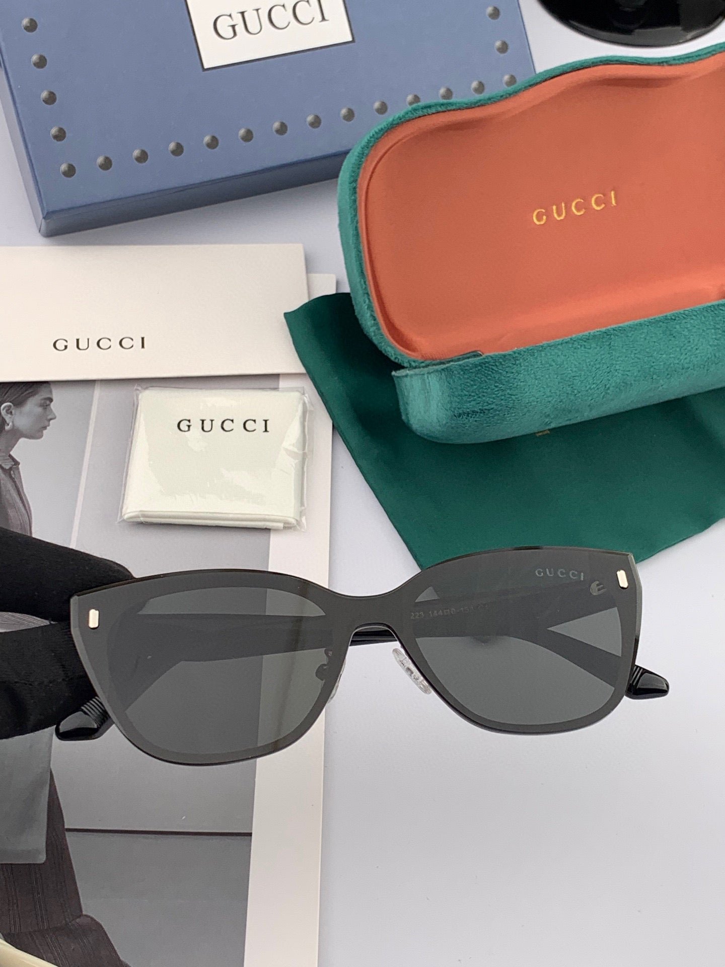 Gucci Black Cat-eye Sunglasses - Image 5