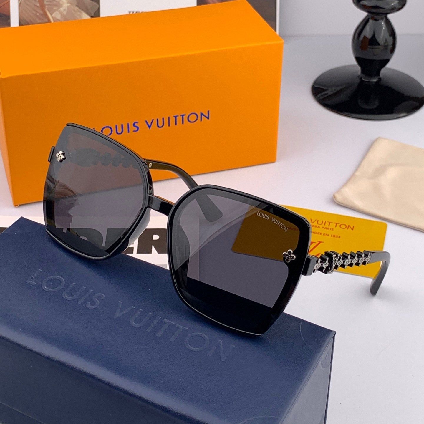 LV Black Metal Chain Hexagon Sunglasses