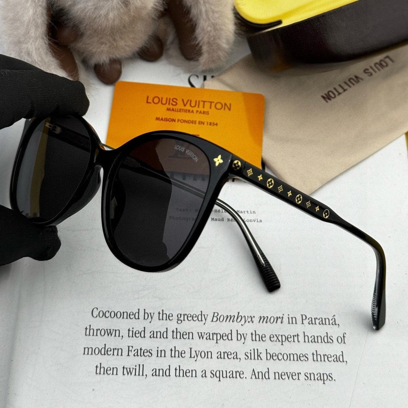 Alternative view of LV Light Pink Studded Round Sunglasses