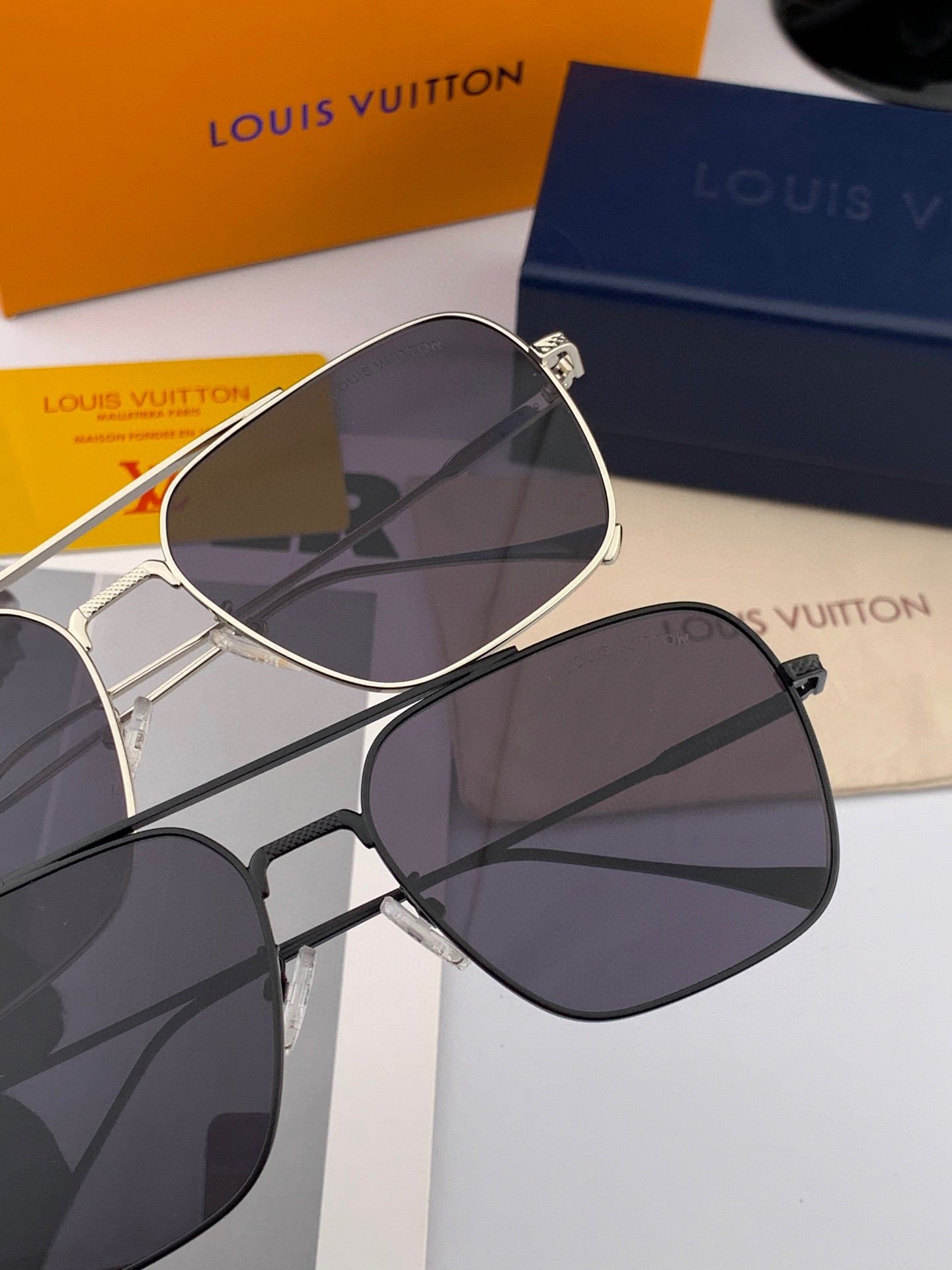 LV Silver Metal Double Bridge Pilot Sunglasses - Image 4