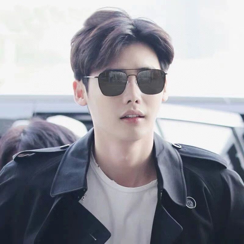 LV Silver Metal Double Bridge Pilot Sunglasses - Image 9
