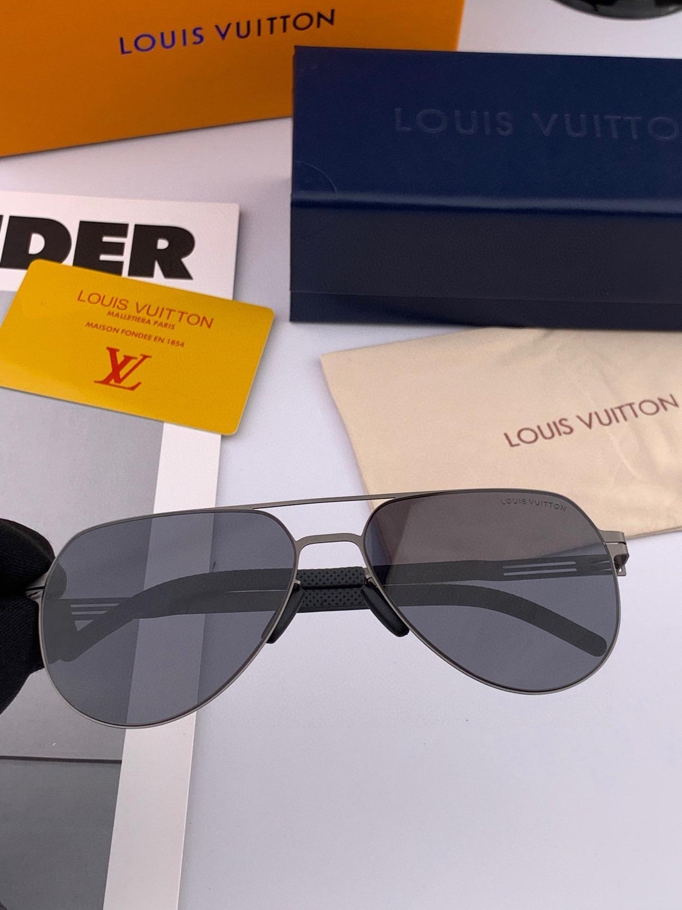 LV Matte Black Pilot Aviator Sunglasses - Image 4
