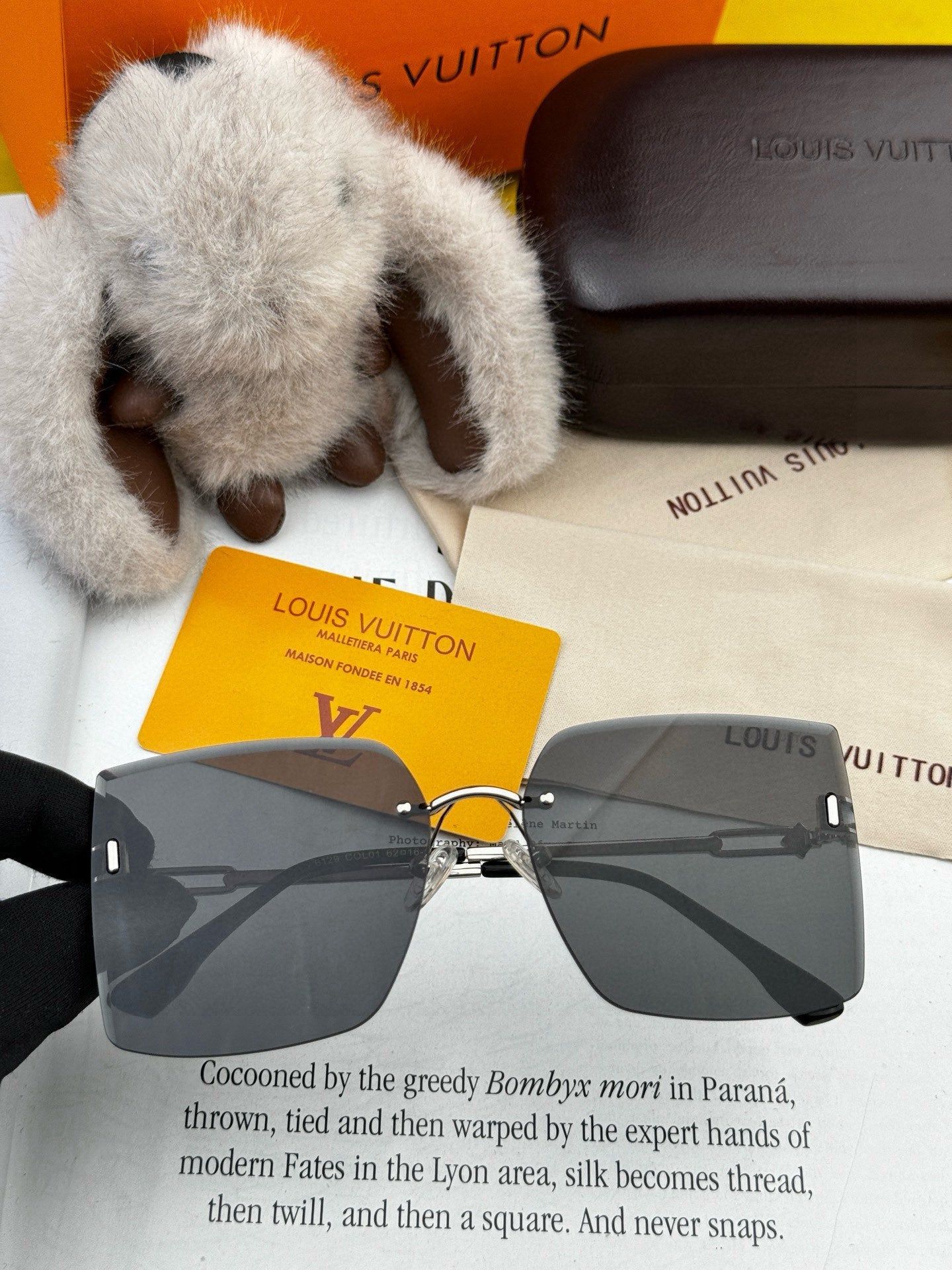 LV Rose Gold Rimless Square Gradient Sunglasses - Image 4