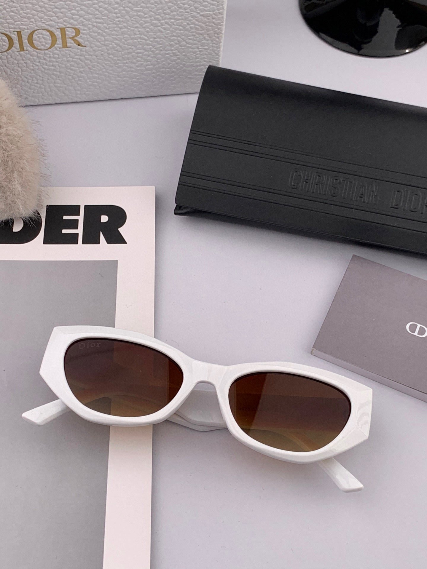 Dior White Acetate Cat Eye Brown Gradient Sunglasses - Image 3