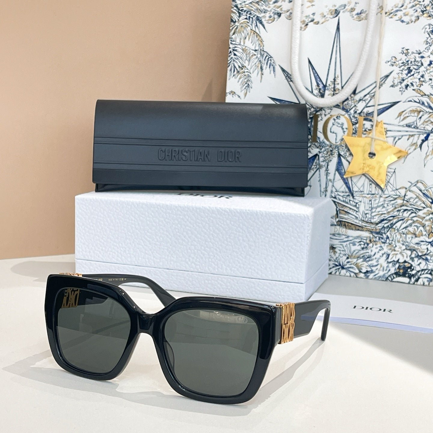 Dior Red Acetate Square Green Sunglasses - Image 4