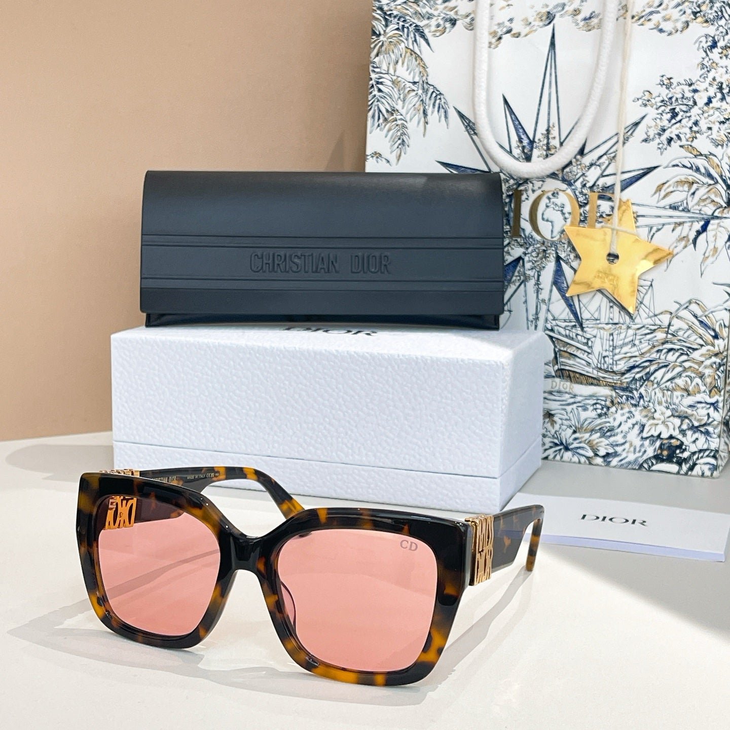 Dior Red Acetate Square Green Sunglasses - Image 7