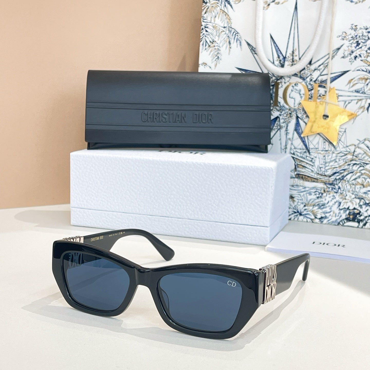 Dior Red Rectangular Green Sunglasses - Image 3