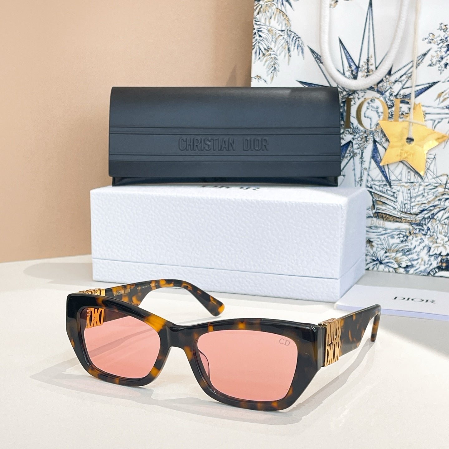 Dior Red Rectangular Green Sunglasses - Image 6