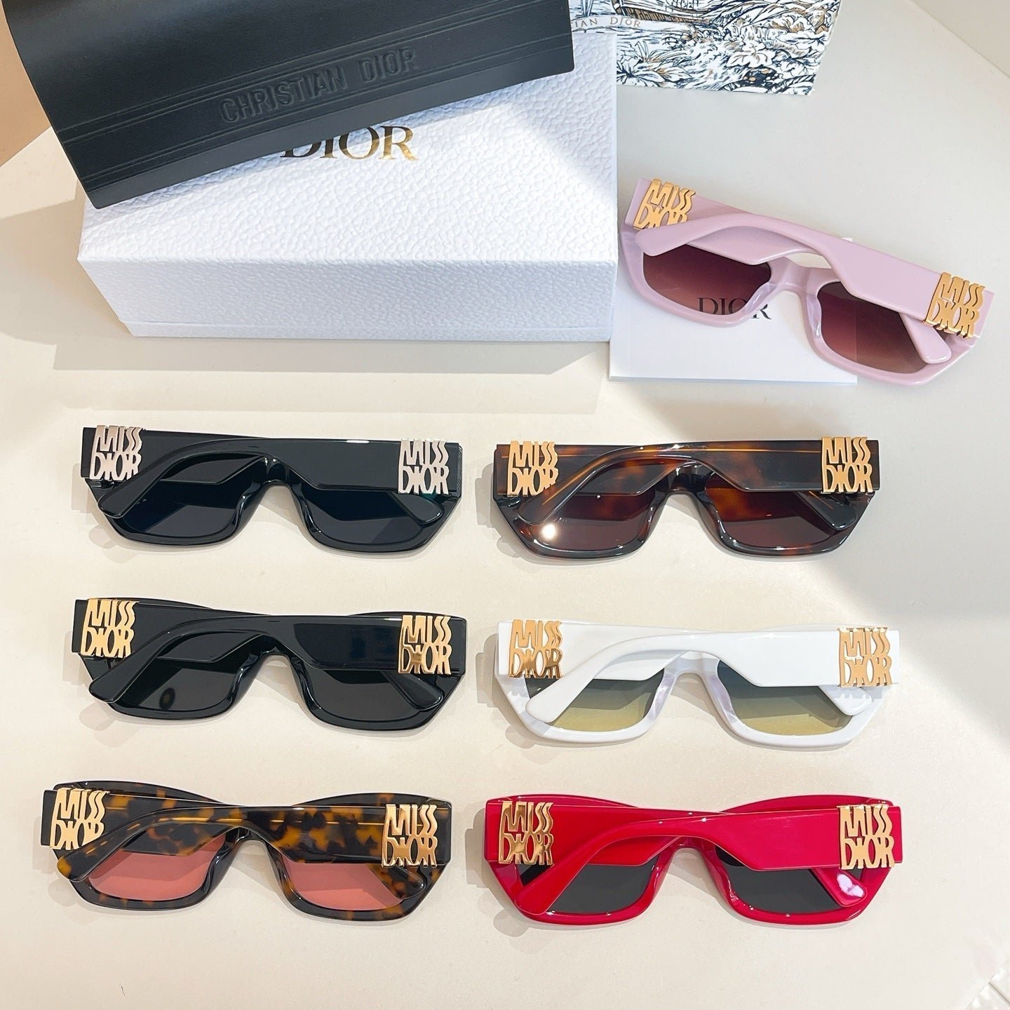 Dior Red Rectangular Green Sunglasses - Image 8