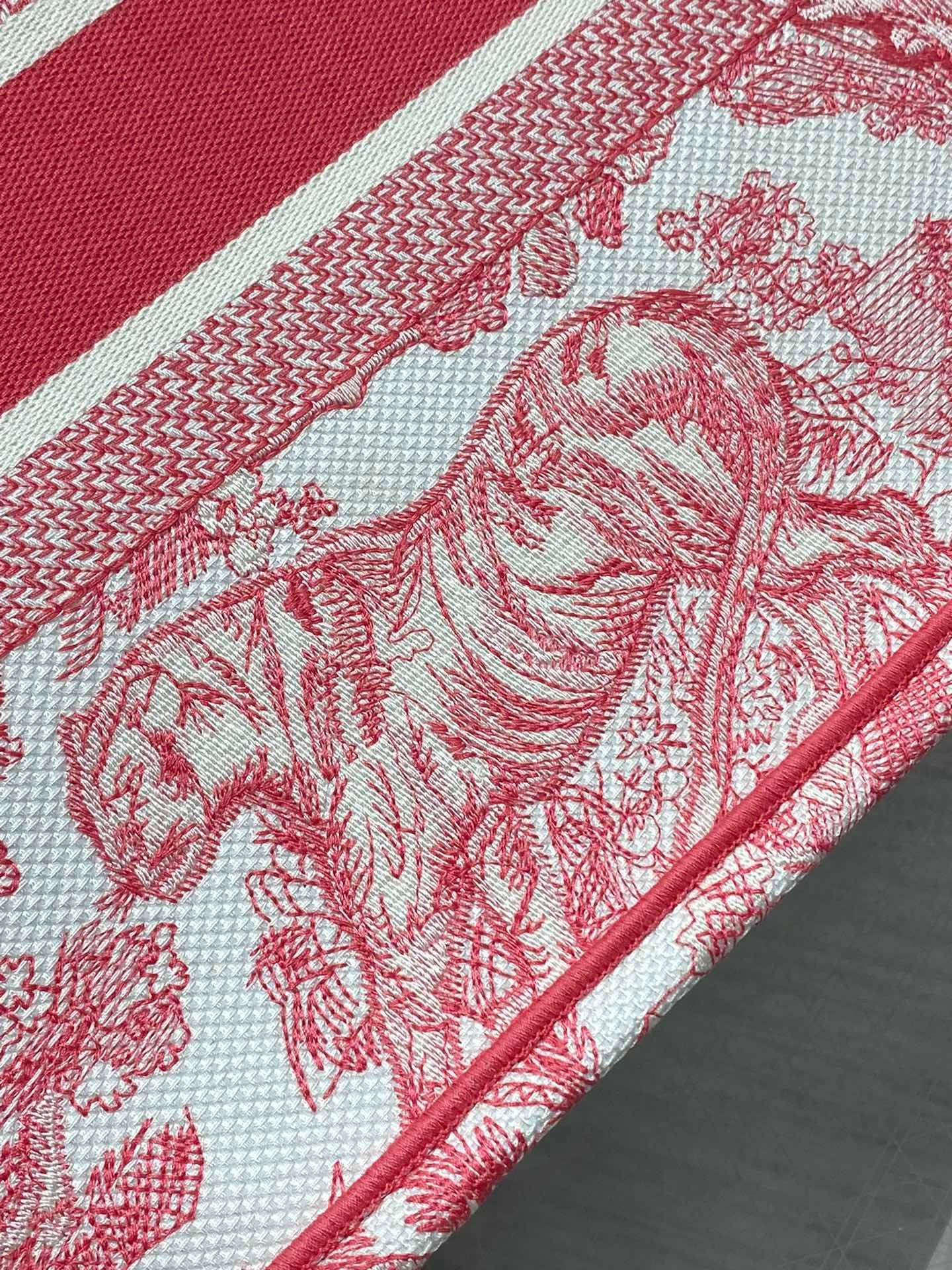 Dior Book Tote 36 Red Tiger Canvas Bag - Image 5