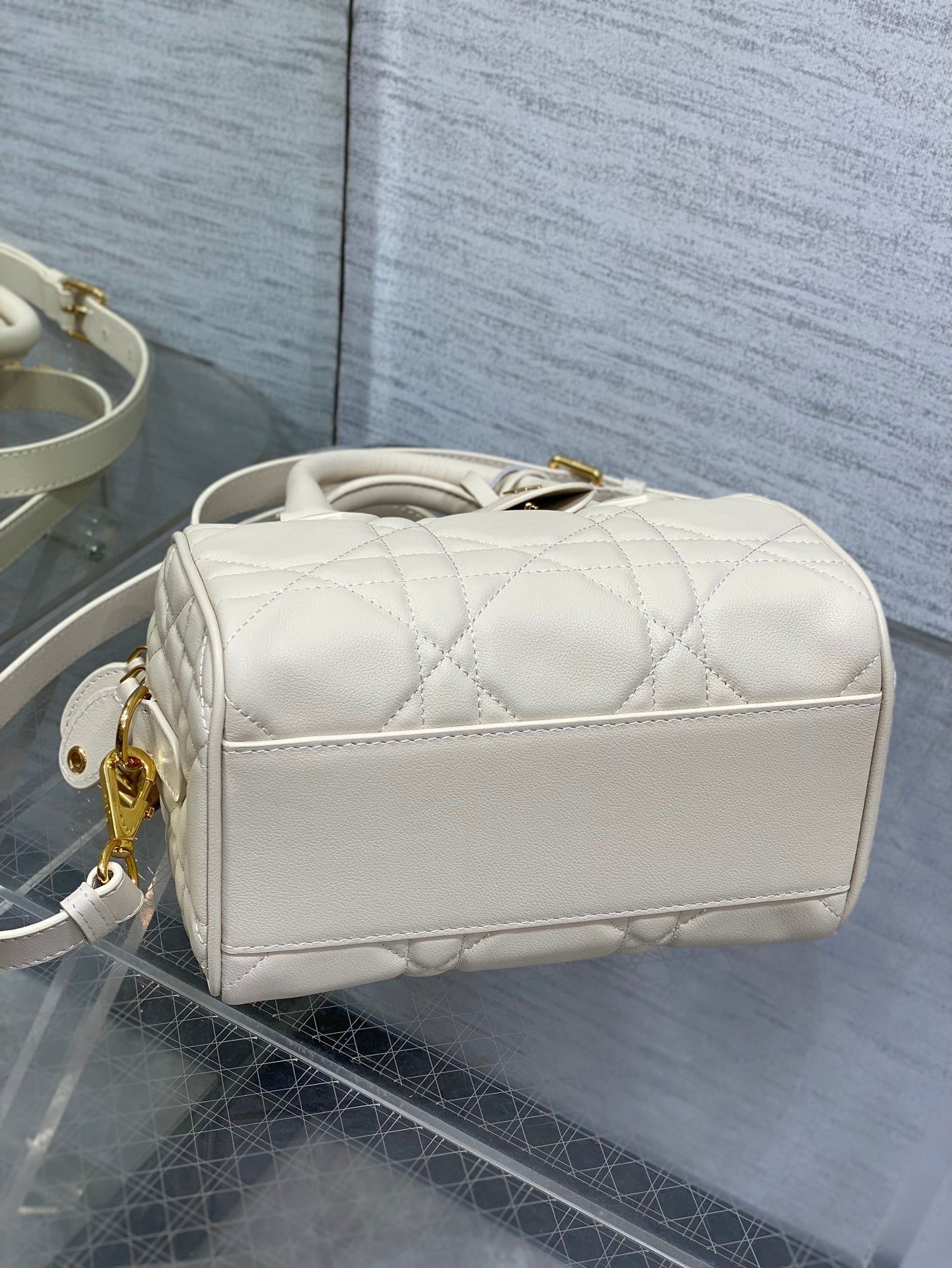 Dior Groove Series Cream White Lambskin Casual Bag - Image 9
