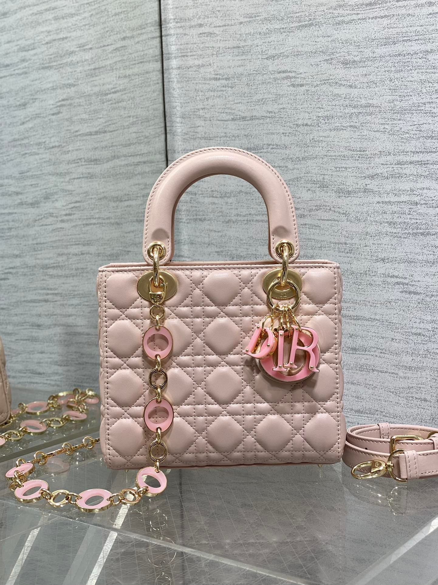 Dior Lady Bag 20CM Pink Lambskin With Pink Charm - Image 2