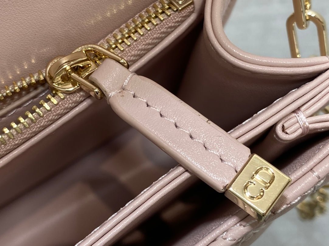 Dior Mini Series 24 Pastel Pink Patent Calfskin Daily Bag - Image 7