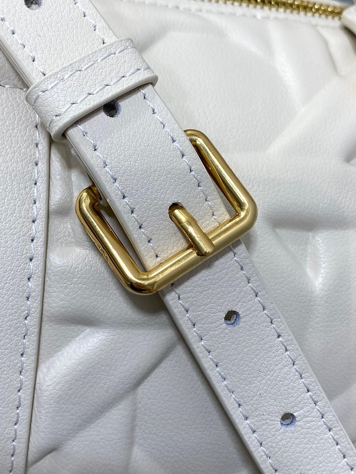 Dior Groove Large White Cream Quilted Calfskin Bag - Image 5