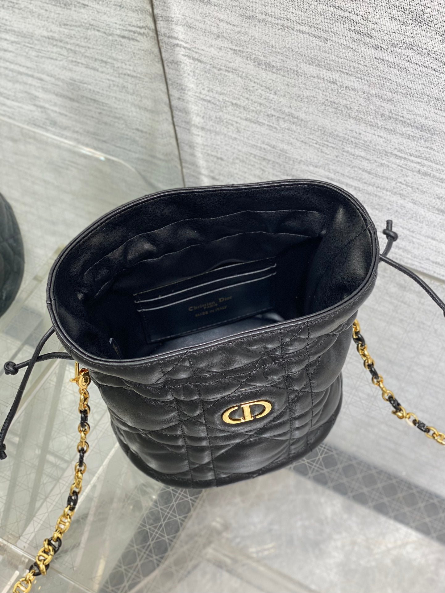Dior Montaigne 18 Black Lambskin Bucket Bag - Image 5