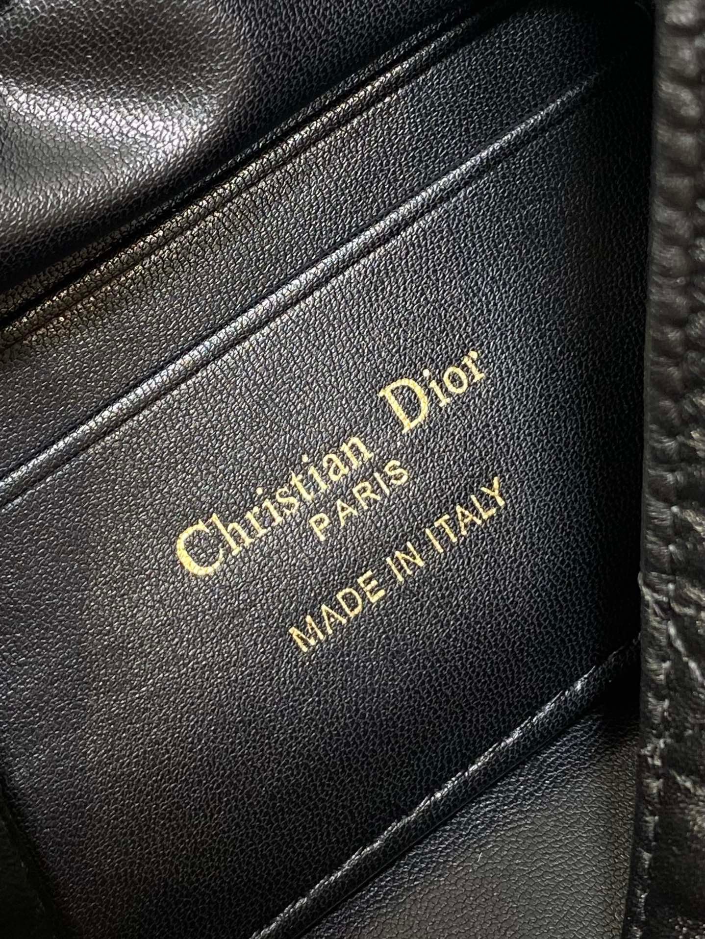 Dior Montaigne 18 Black Lambskin Bucket Bag - Image 8
