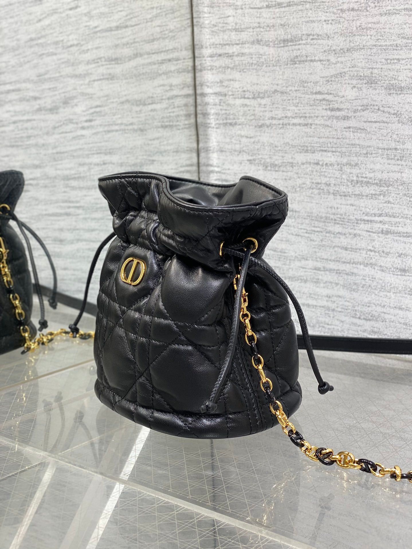 Dior Montaigne 18 Black Lambskin Bucket Bag - Image 3