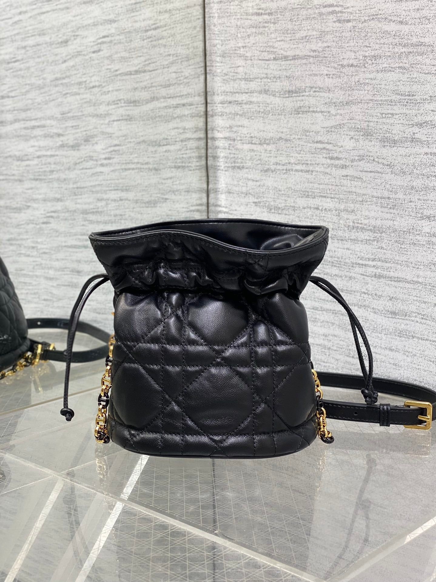 Dior Montaigne 18 Black Lambskin Bucket Bag - Image 4