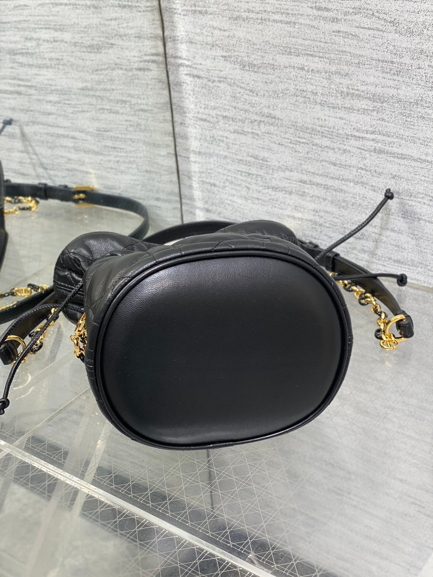 Dior Montaigne 18 Black Lambskin Bucket Bag - Image 9