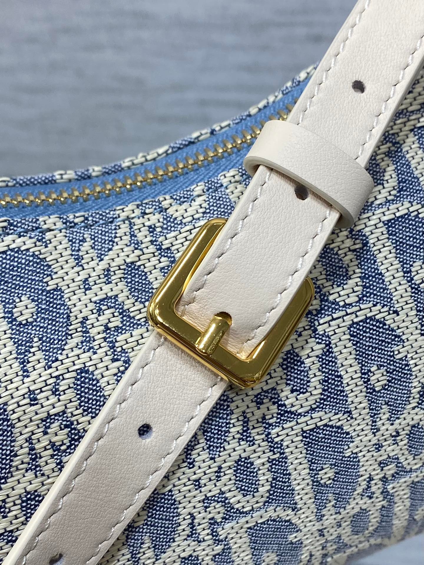 Dior Miss Caro Blue Raffia-Effect Fabric Bag - Image 3