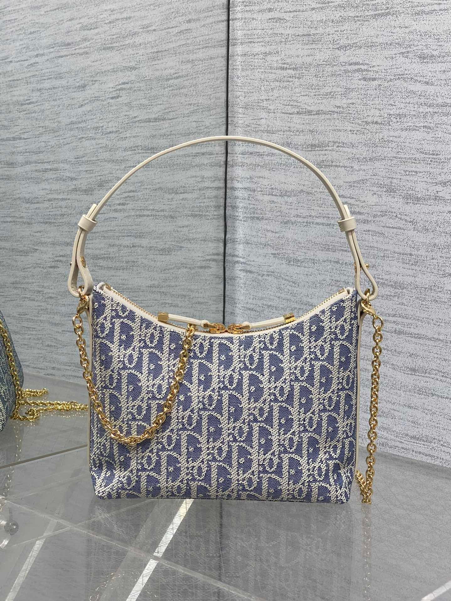 Alternative view of Dior 30 Montaigne Oblique Series Blue-White  Bag