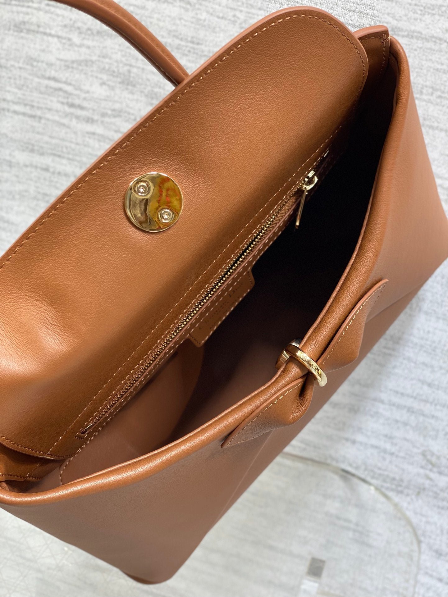 Dior Bow Series Caramel Brown Leather Tote Bag - Image 8