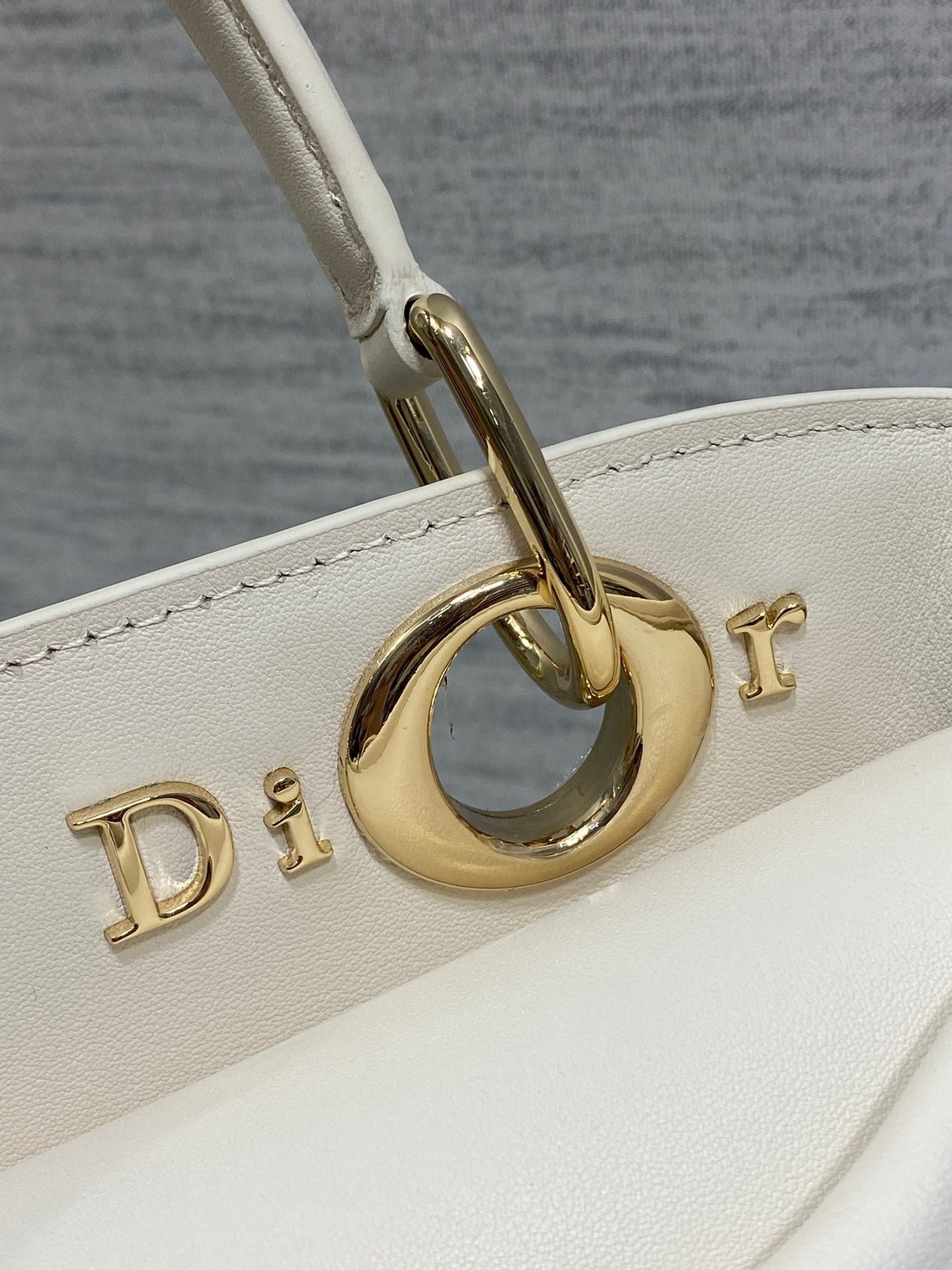 Dior Bow Series Pure White Leather Elegant Top Bag - Image 4
