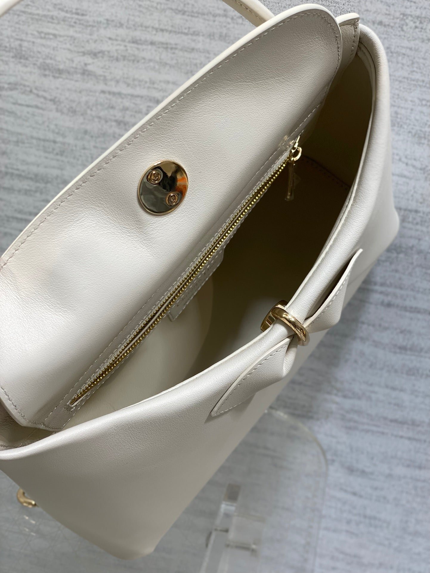Dior Bow Series Pure White Leather Elegant Top Bag - Image 9