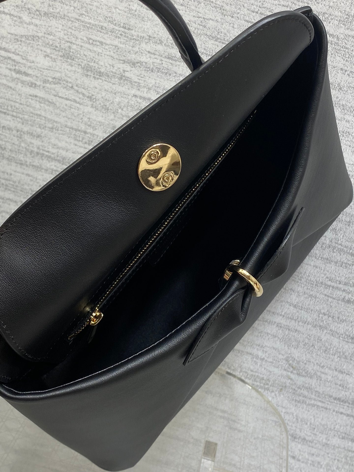 Dior Bow Series Classic Black Leather Versatile Tote Bag - Image 5