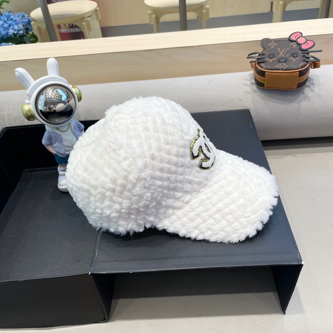 Alternative view of BASEBALL CAP IN WHITE FLEECE 431372