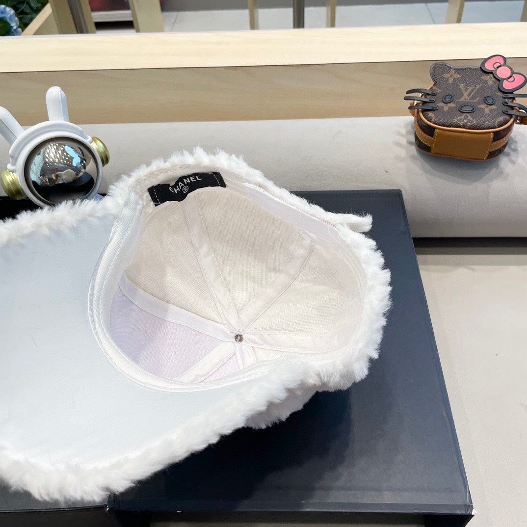 BASEBALL CAP IN WHITE FLEECE 431372 - Image 7
