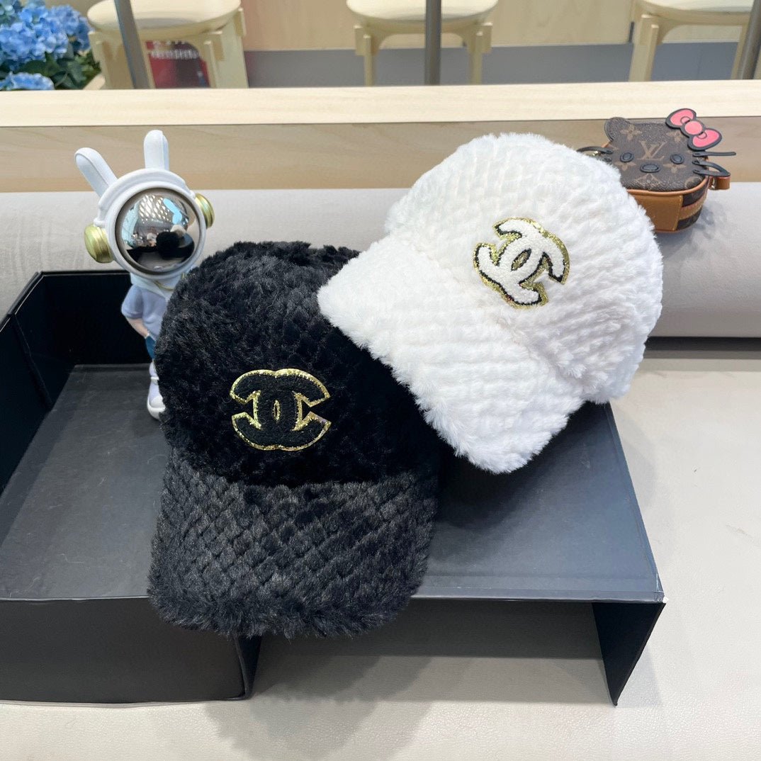 BASEBALL CAP IN WHITE FLEECE 431372 - Image 9