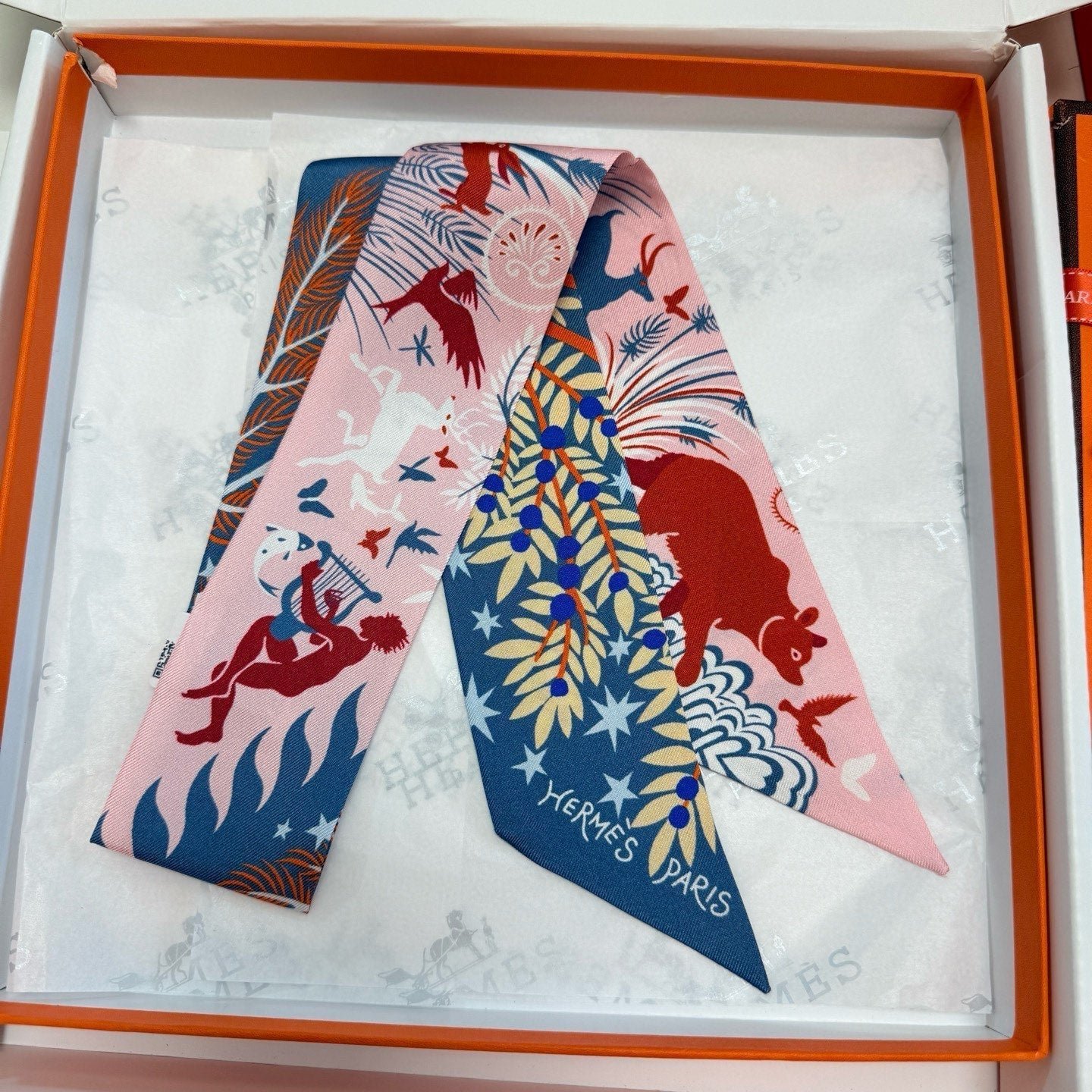 Alternative view of HERMES HERMES 25S SILK NECKERCHIEF 86 IN SILK 714351