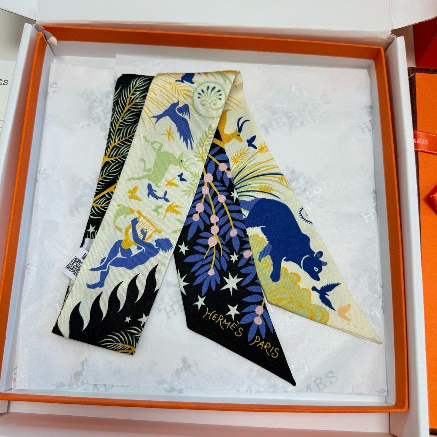 Alternative view of HERMES HERMES 25S SILK NECKERCHIEF 86 IN SILK 714354
