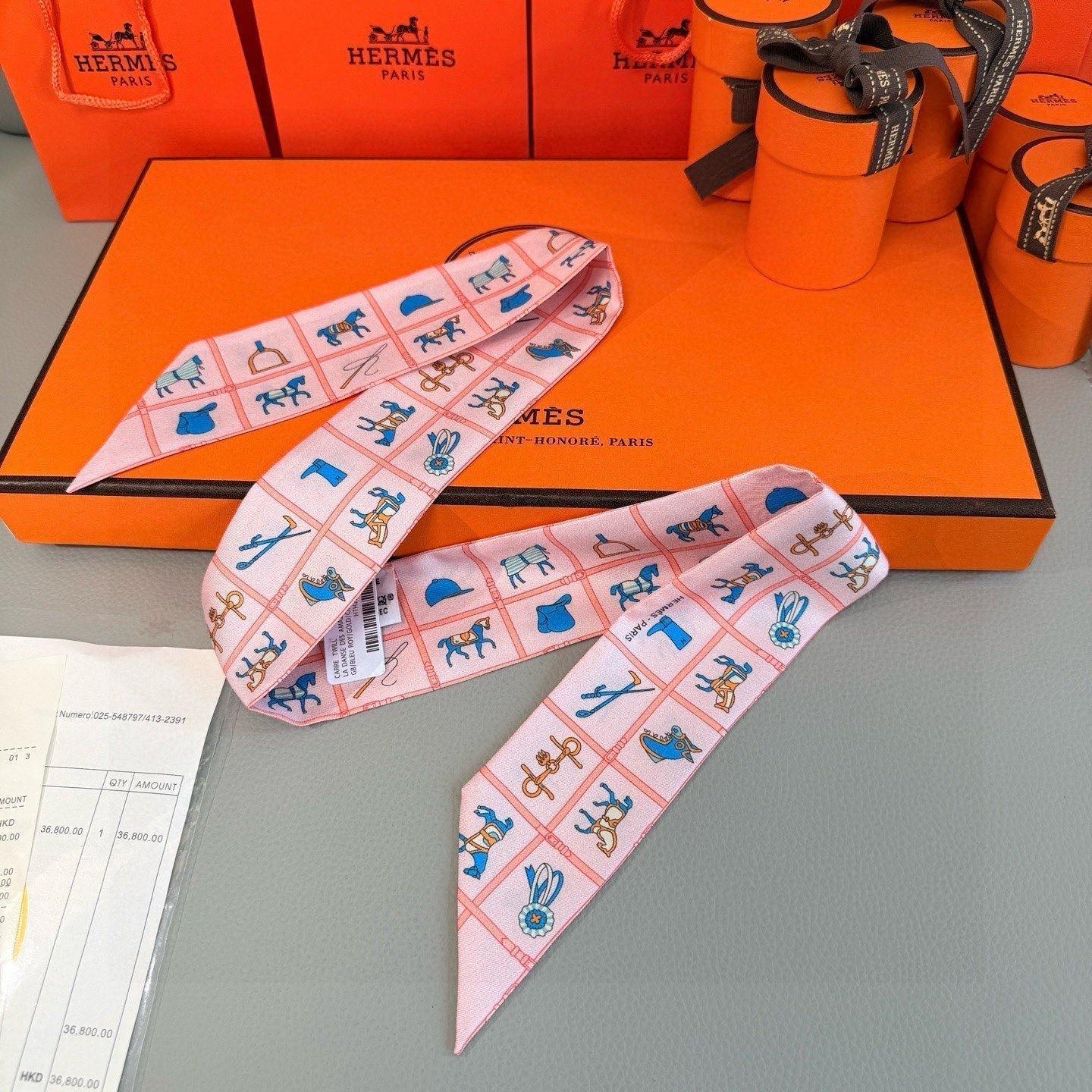 Alternative view of HERMES HERMES 25S SCARF 86 IN SILK 853136