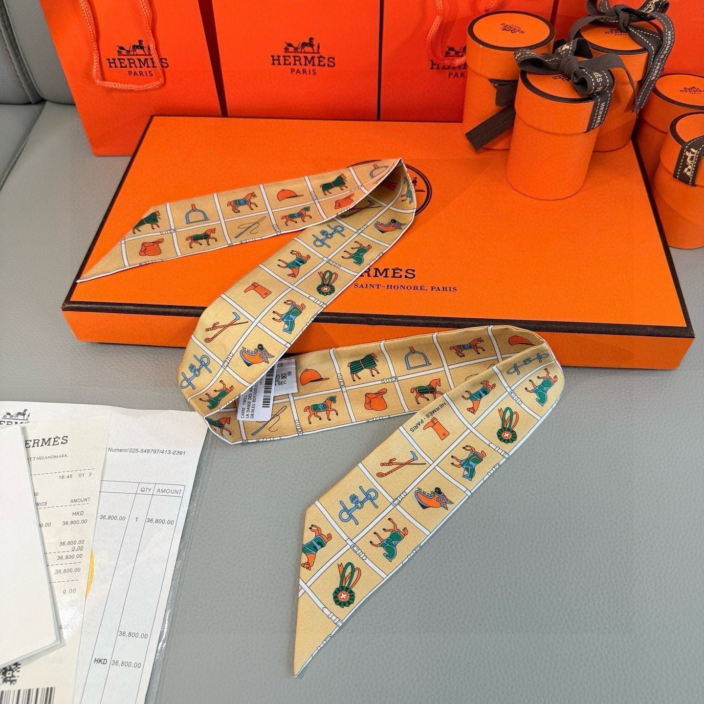 Alternative view of HERMES HERMES 25S SCARF 86 IN SILK 853137