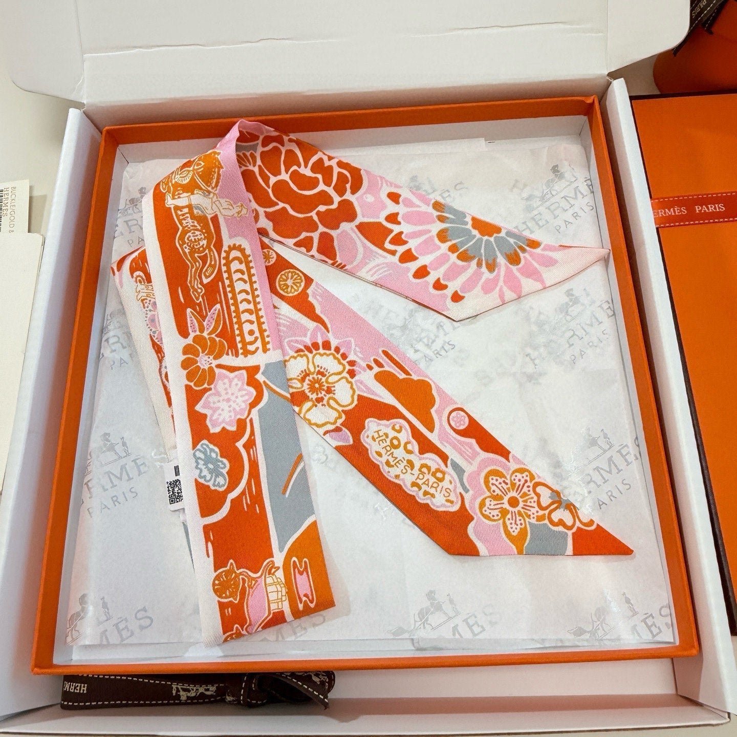 Alternative view of HERMES HERMES 25S SCARF 90 IN SILK 854958