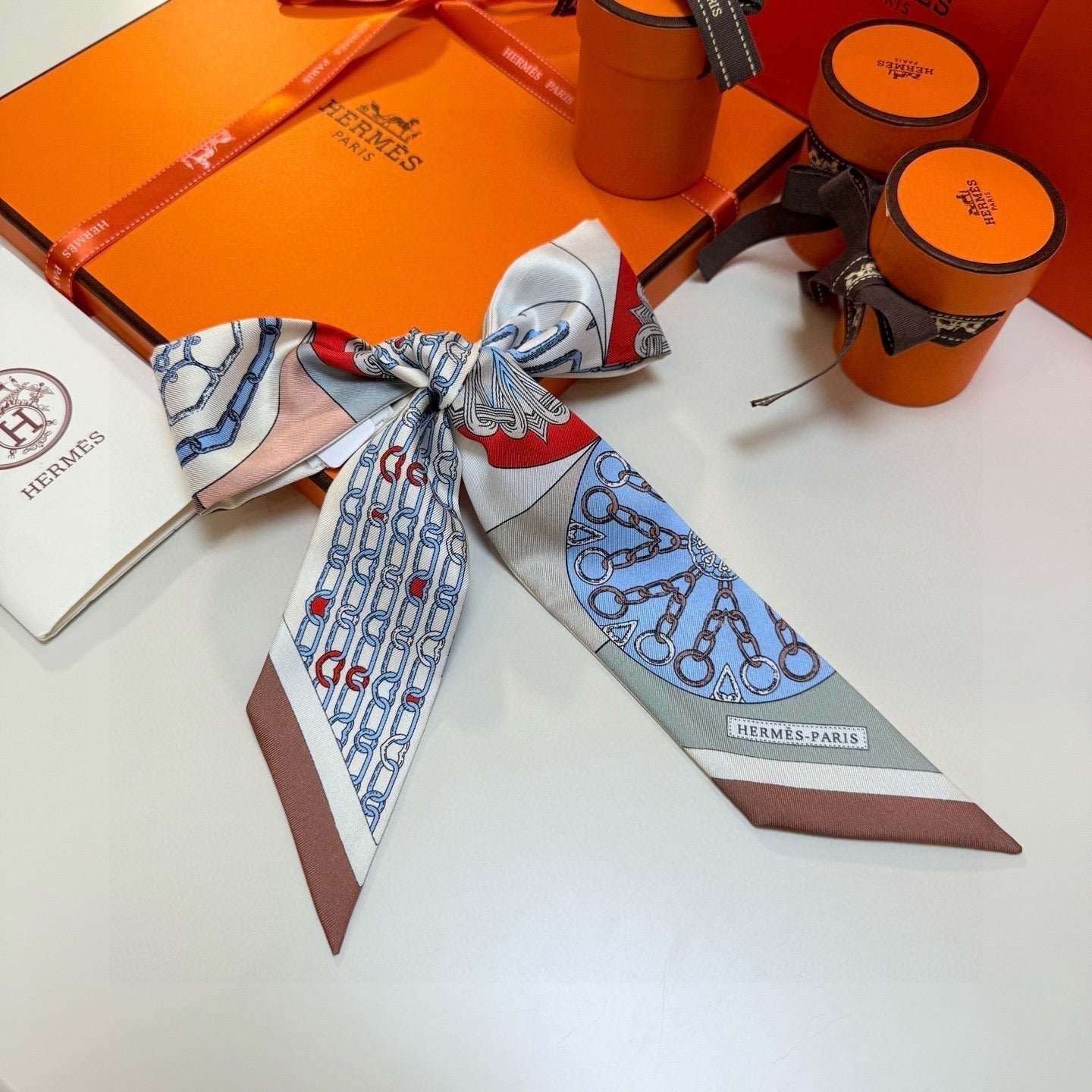 Alternative view of HERMES HERMES 25S SCARF 90 IN SILK 856723