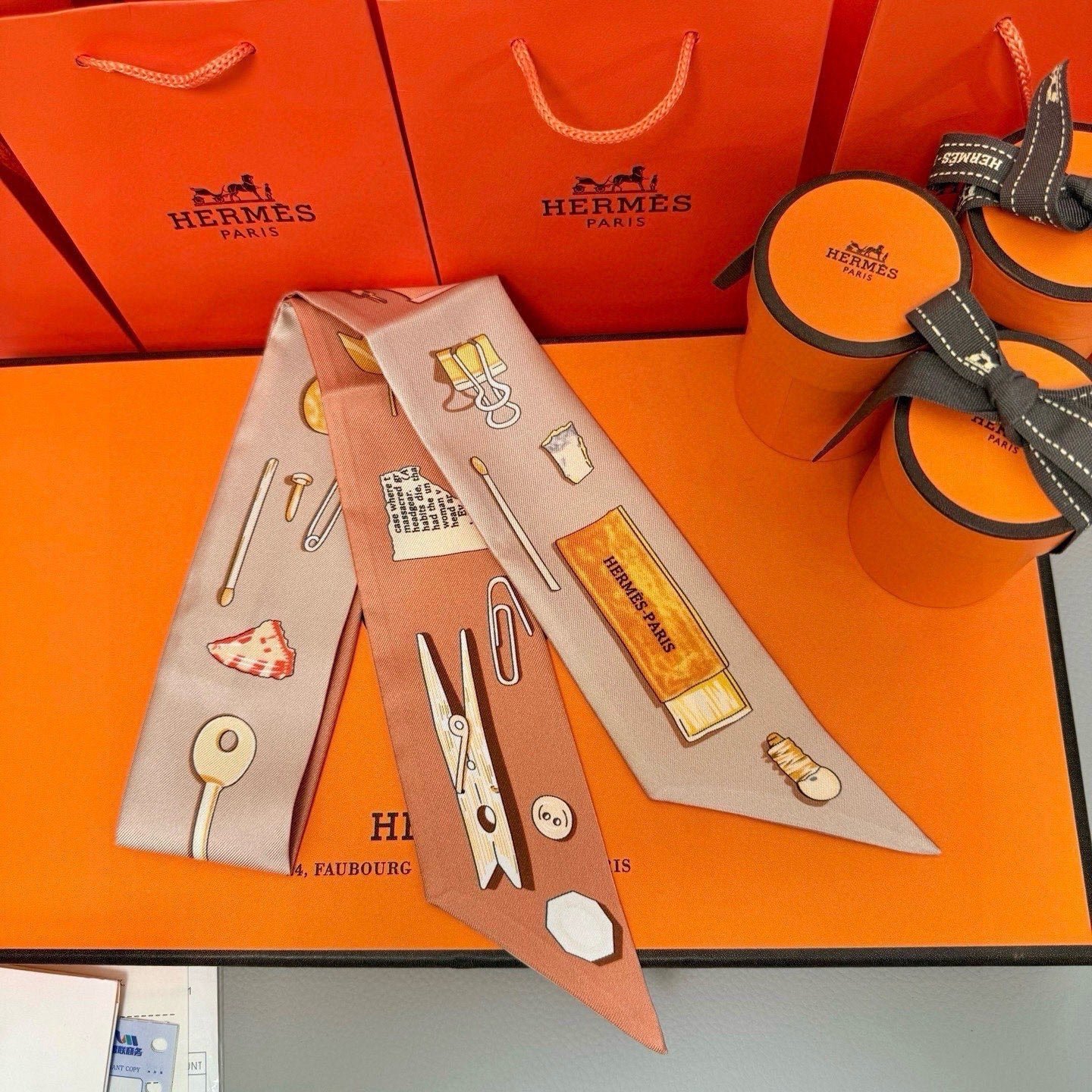 Hermès Nude Stationery Silk Twilly - Image 3