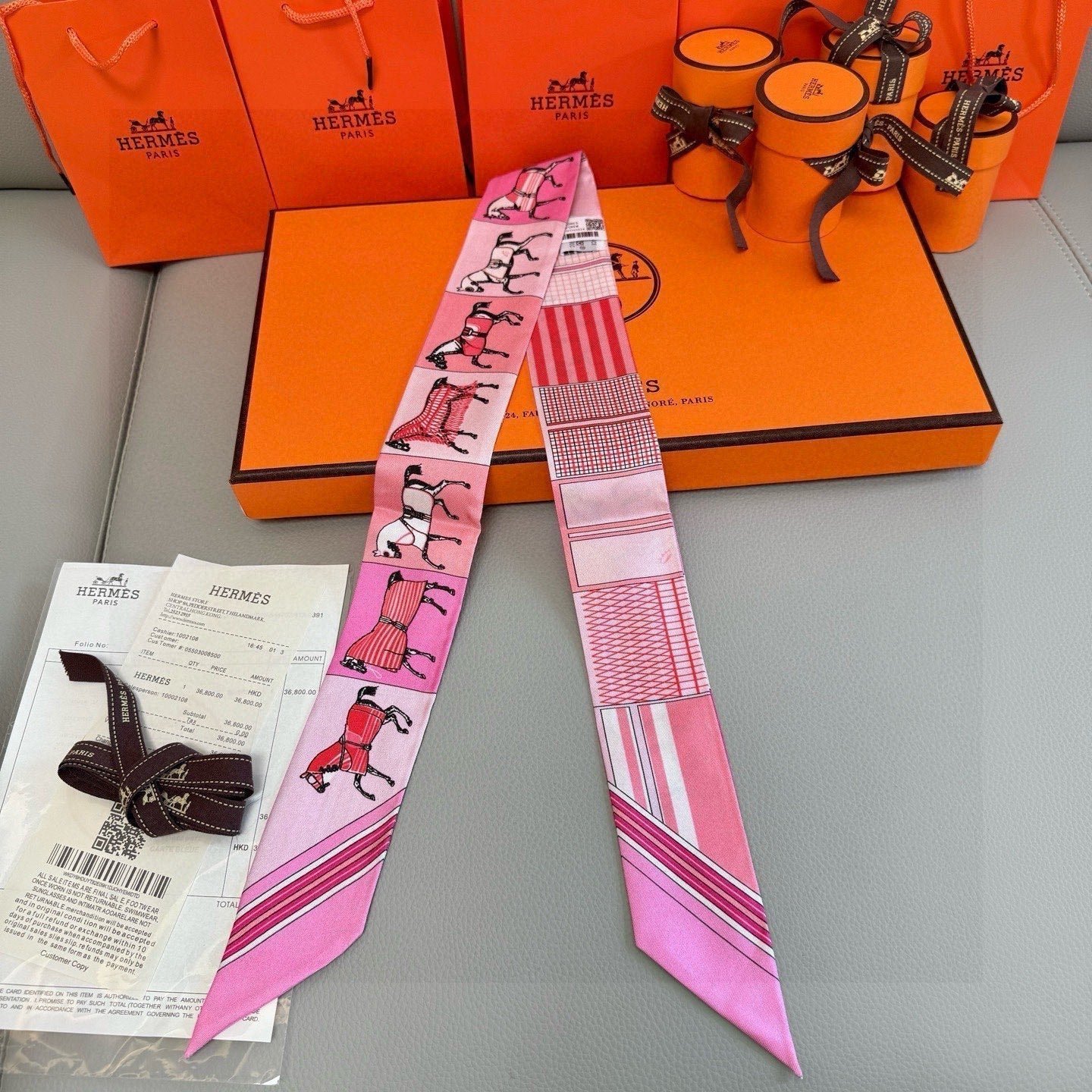 Alternative view of HERMES HERMES 25S NECKERCHIEF 86 IN SILK 991553