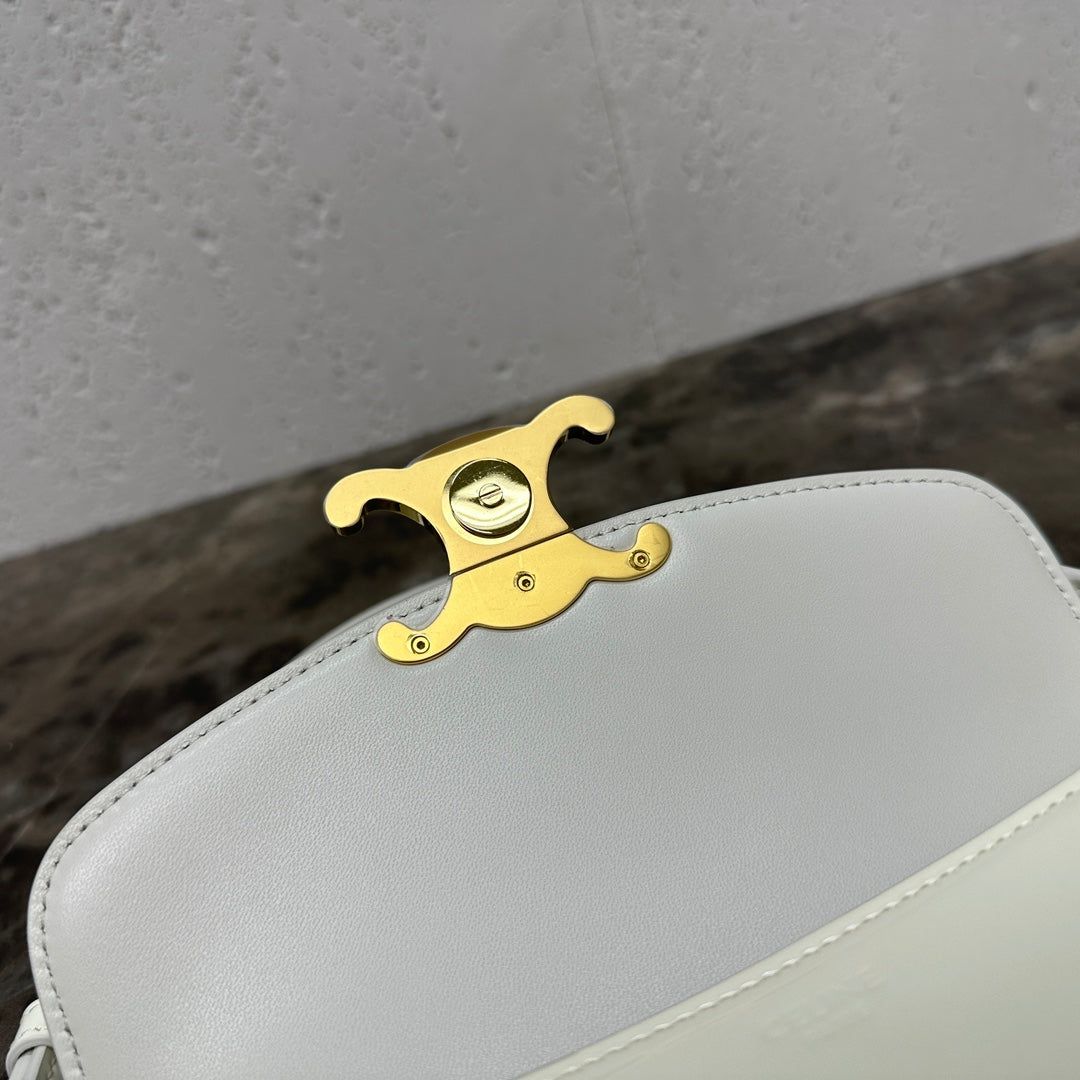 Celine Shoulder 20 Patent Calfskin Bag - Image 5