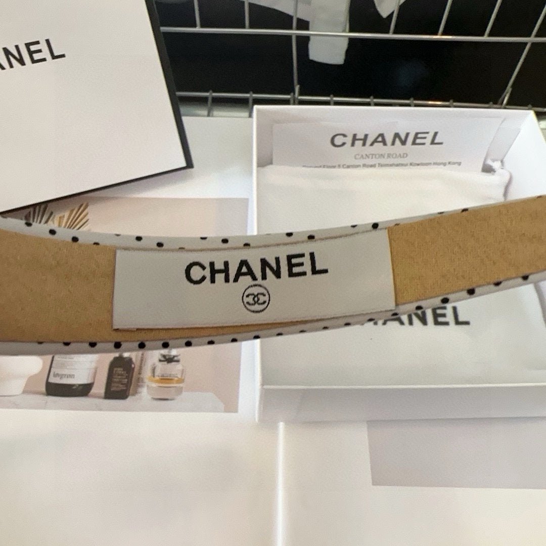 Chanel White Polka Dot Letter Padded Headband - Image 5