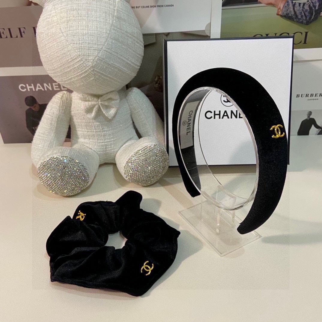 Chanel Black Velvet Hair Accessory Set With Gold CC - Image 5