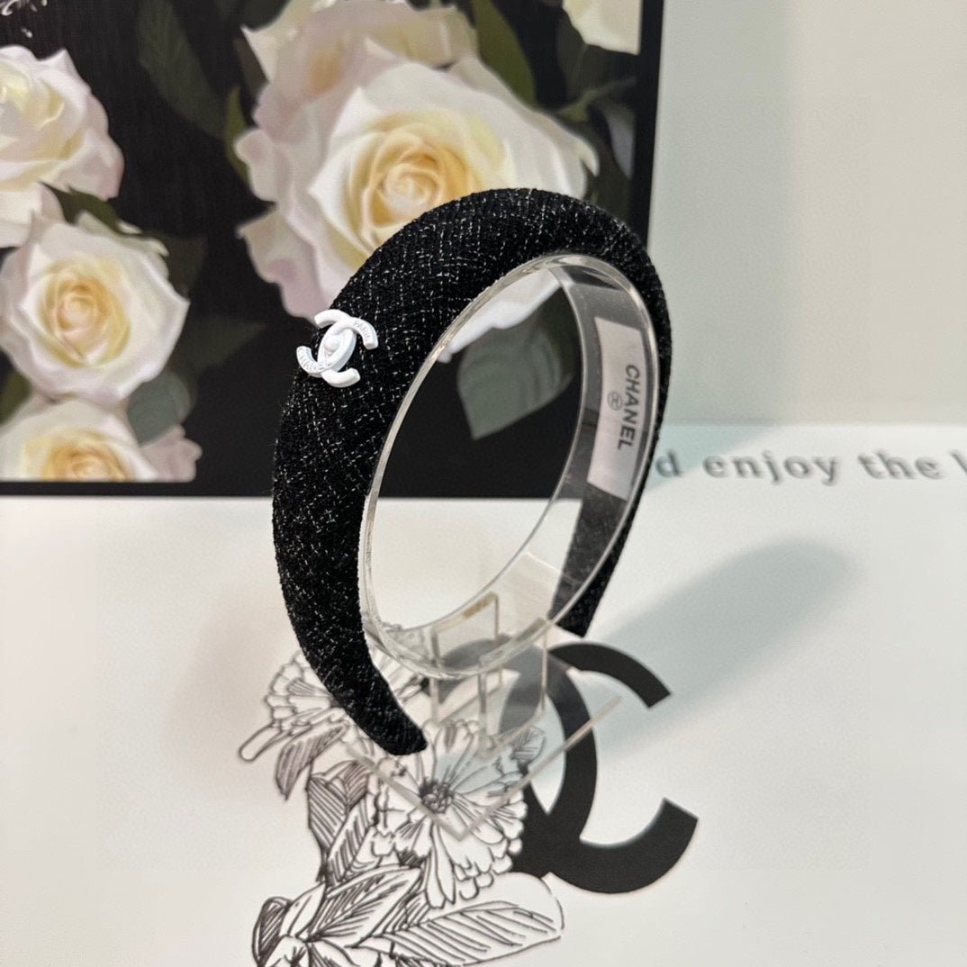 Alternative view of CHANEL BLACK TWEED HAIRBAND 124639